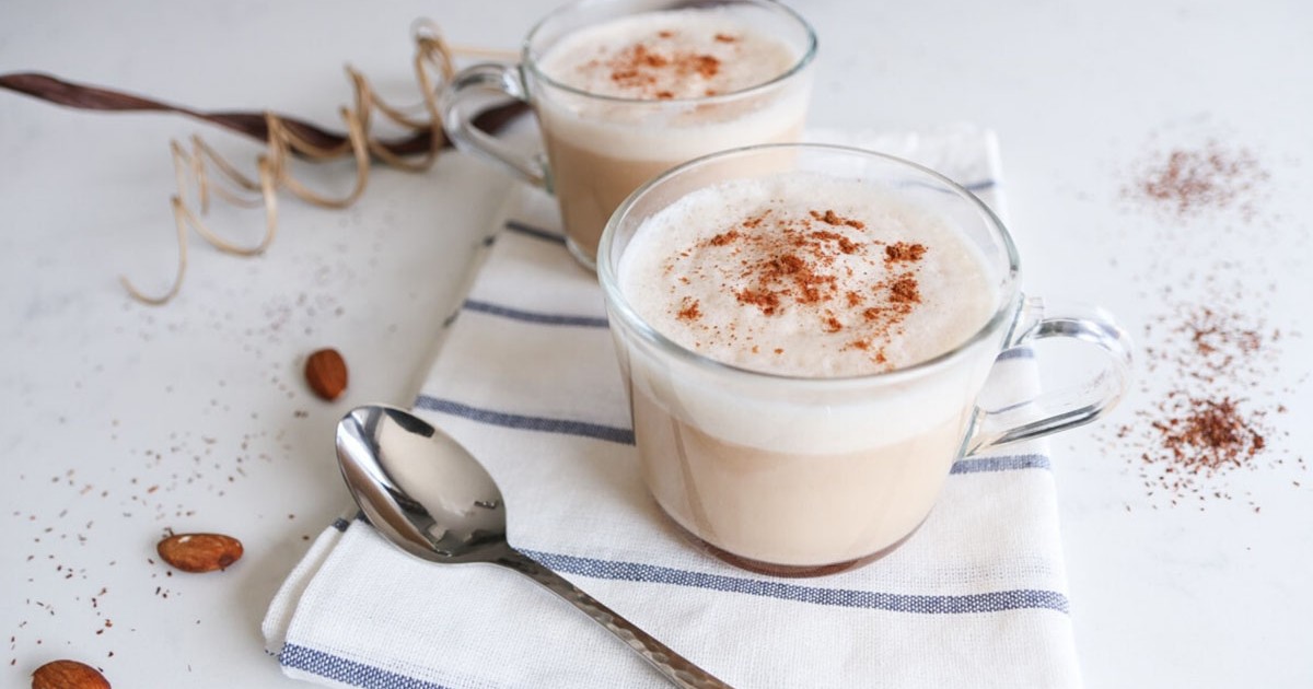 Vegán mandula latte a meleg napokra