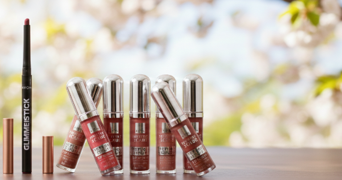 A tökéletes mosoly titka: Miért nem hiányozhat a te neszeszeredből sem az ajakkontúr ceruza?