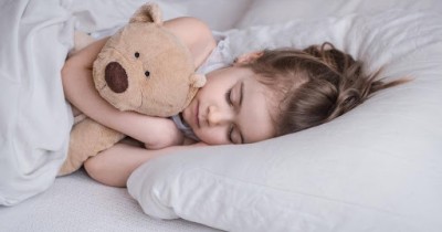 Alvás, fogszabályozás és egy új szemlélet – hogyan hat a szánk állapota az alvásminőségünkre?