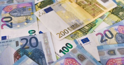 Földhözragadt pénzügyek – 85 – Mit jelentene az euró bevezetése Magyarországon?